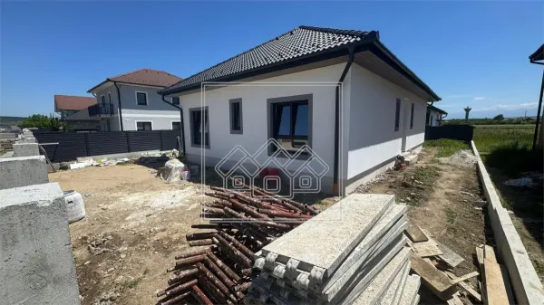 Casă 4 camere Cristian - poza 3