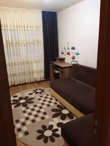 BRASADAS vinde ap 2 cam etaj 4/4 in Micro 14. - Satu Mare