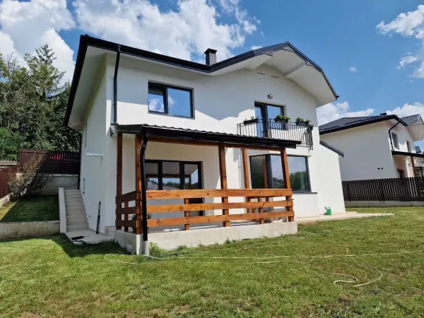 Casă 4 camere Iași - poza 1