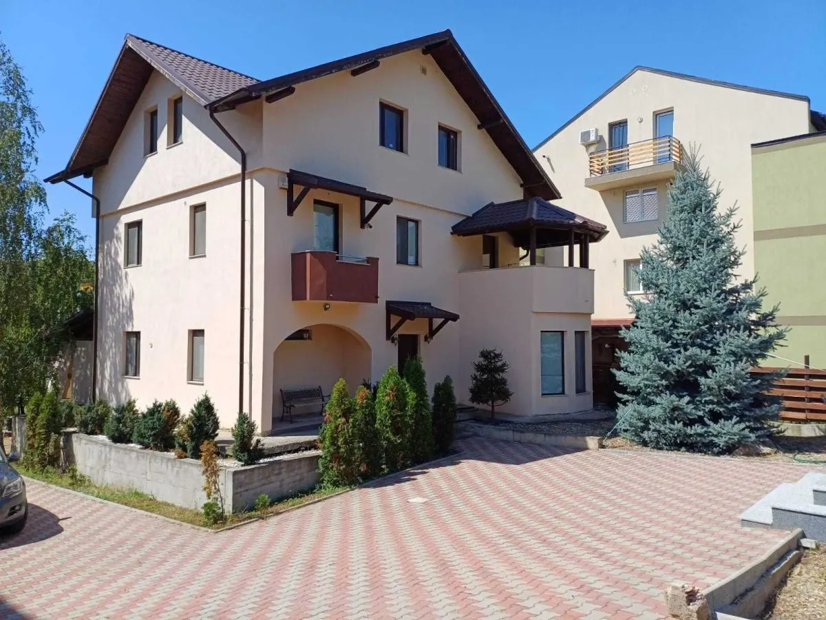 Casă 4 camere Iași - poza 1