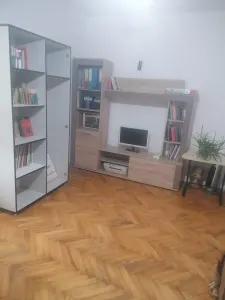 Vand apartament 3 camere langa policlinica Malcoci - Bucuresti