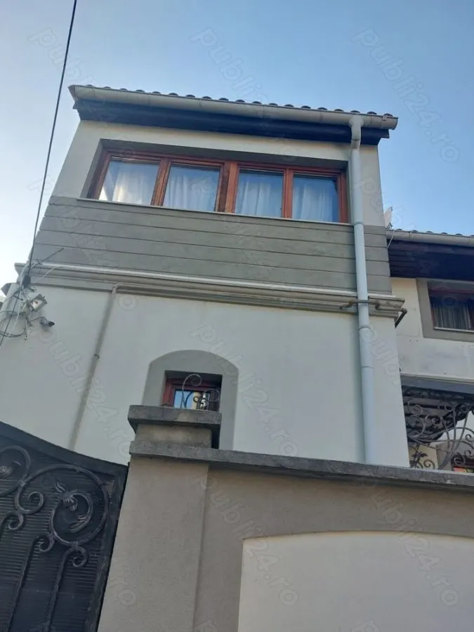 Casă București - poza 1
