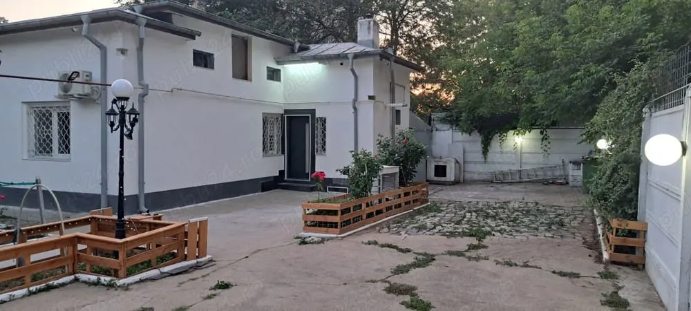 Casă București - poza 1
