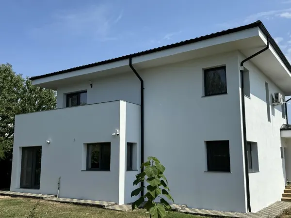 Casă 4 camere Valea Lupului - poza 1