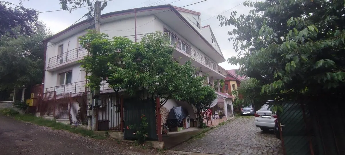 Casă 13 camere Iași - poza 1