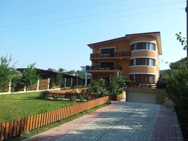 Casă 4 camere Valea Adâncă - poza 1