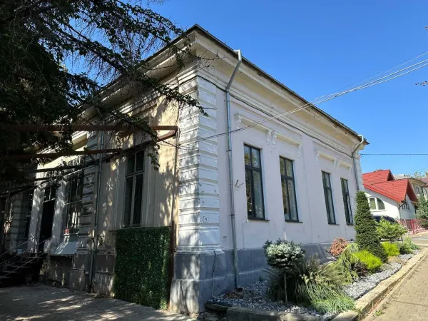 Casă 4 camere Iași - poza 1
