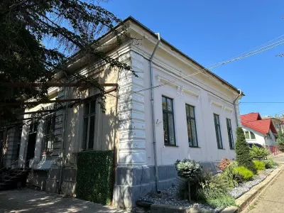 Persoana fizica !! vand casa Centru  !! 1160 Mp !! rate !! - Iasi