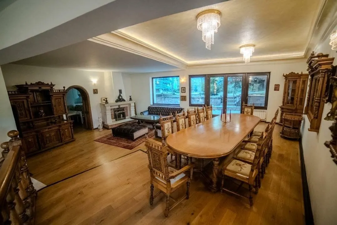 Casă 10 camere Iași - poza 1