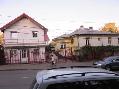 Casa situata in centru, in fata Lic. Economic nr. 1 - Iasi