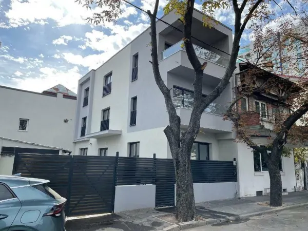 Casă 5 camere București - poza 2