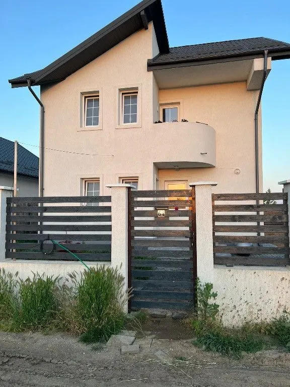 Casă 4 camere București - poza 1