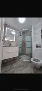 Casă la curte Proprietar vizavi de Carrefour Alexandriei Ildl etc - Bucuresti