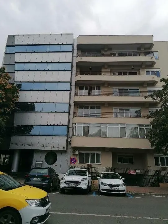 Apartament 4 camere București - poza 1