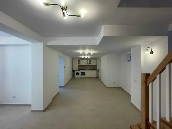 Casă 3 camere București - poza 1