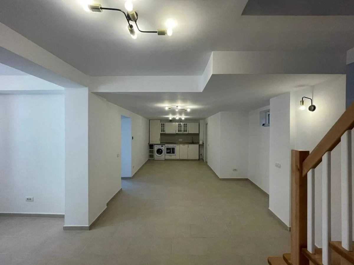 Casă 3 camere București - poza 1