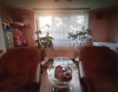 BRASADAS vinde apt. cu 3 camere la etajul 4/4 in Micro 16. - Satu Mare