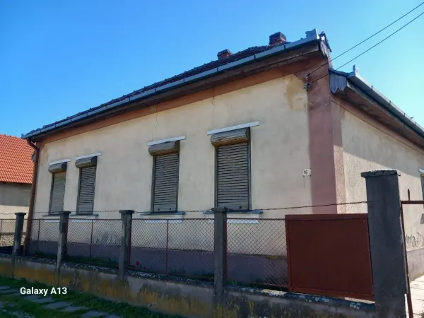 Casă 4 camere Ambud - poza 1