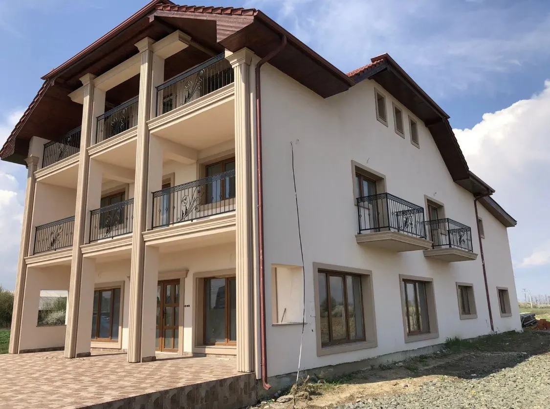 Casă 12 camere Dorolt - poza 1