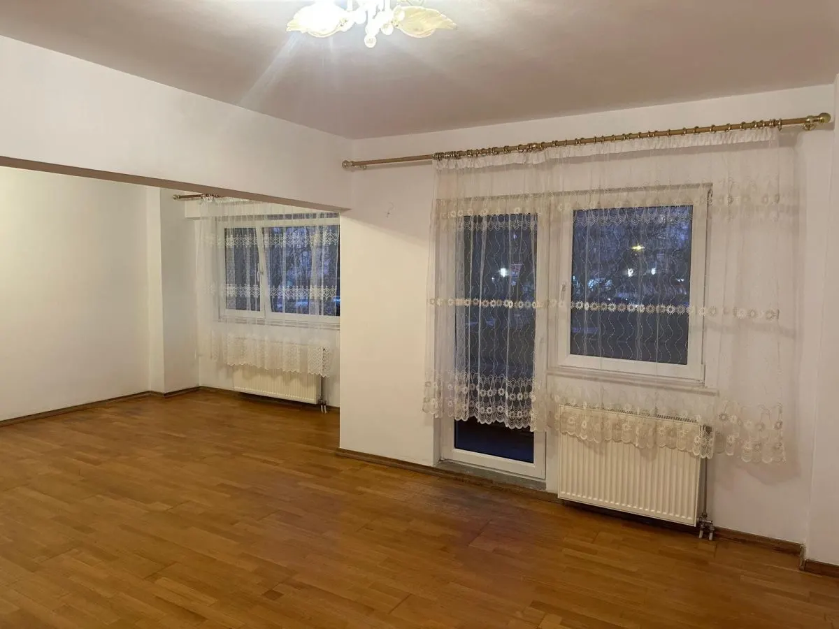 Apartament 5 camere Satu Mare - poza 1