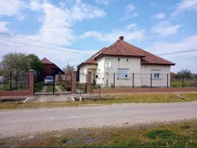 Casa de vanzare sau schimb cu apartament - Tataresti