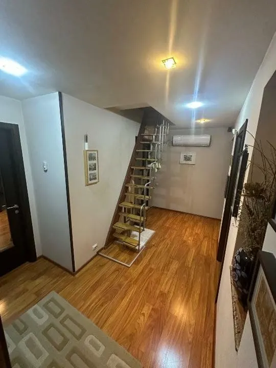 Casă 7 camere București - poza 1