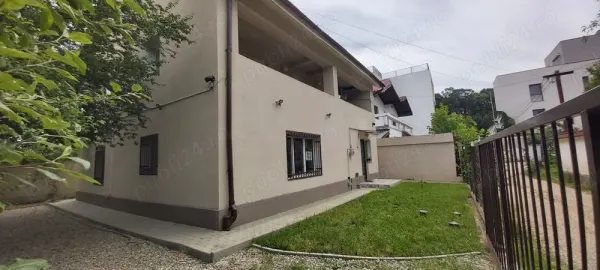 Casă București - poza 1