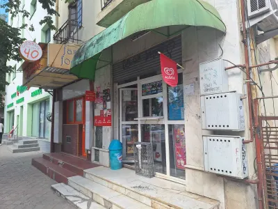 Vand doua spatii comerciale invecinate zona centrala Pta George Cosbuc - Bucuresti
