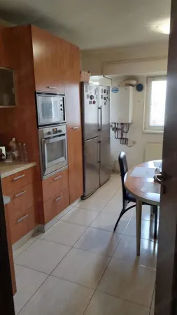 Apartament 5 camere București - poza 1