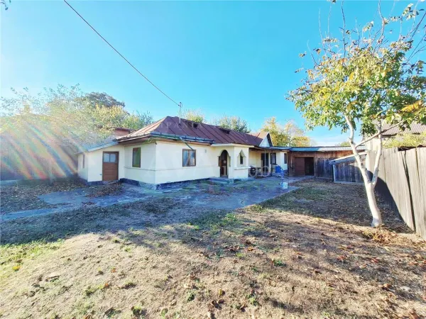 Casă 3 camere Bacău - poza 1