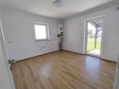 Casă 4 camere Ipotești - poza 5