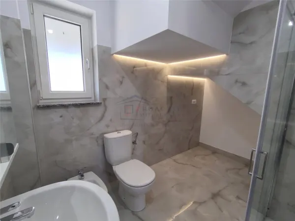 Casă 4 camere Ipotești - poza 10