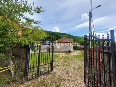 Casa nefinalizata - Bascov-Valea Ursului, Strada Salcamilor - Bascov