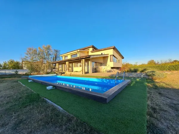 Casă 8 camere Samurcasi - poza 1
