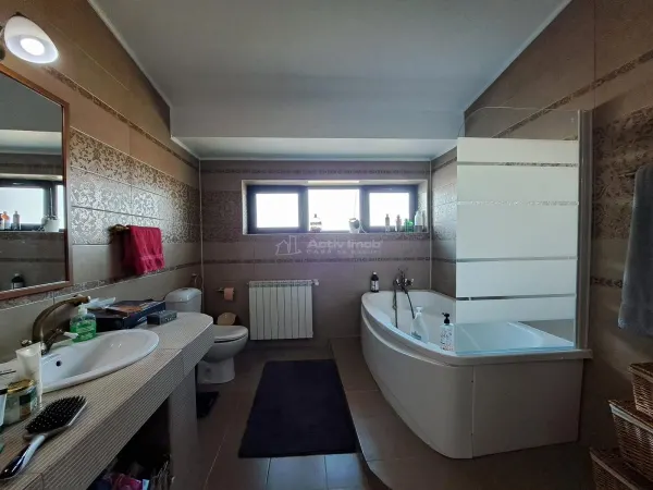 Casă 8 camere Samurcasi - poza 20