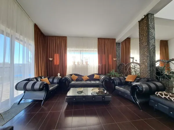 Casă 8 camere Samurcasi - poza 3