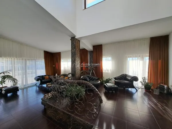 Casă 8 camere Samurcasi - poza 4