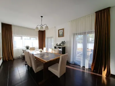 Casă 8 camere Samurcasi - poza 5