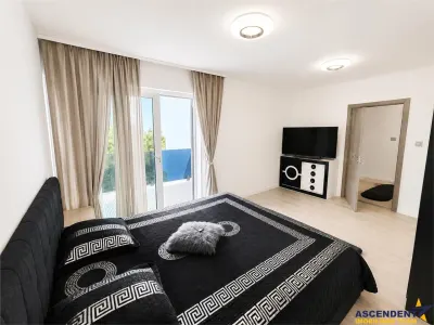 Casă 4 camere Livezeni - poza 13