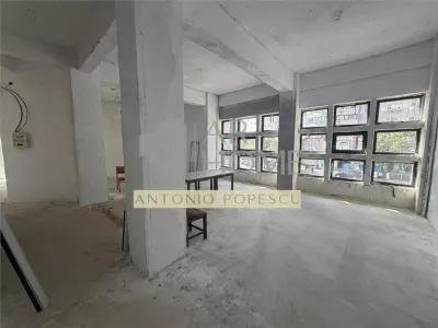 Spatiu comercial etaj I, trafic intens, Ploiesti, Caraiman. - Ploiesti