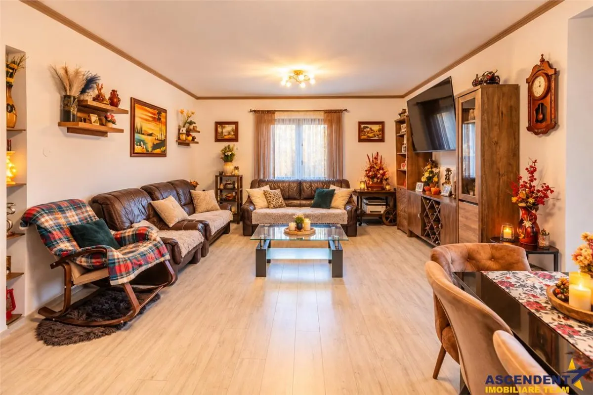 Casă 4 camere Brașov - poza 1