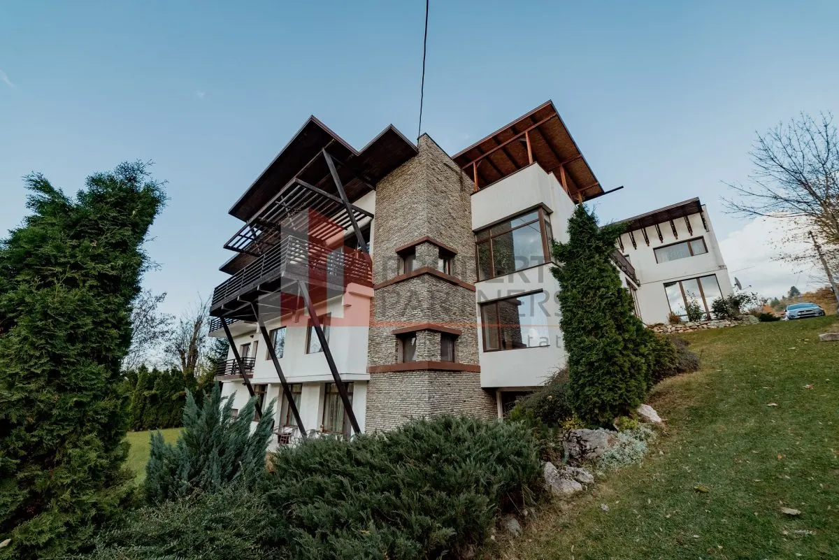Casă 13 camere Bran - poza 1