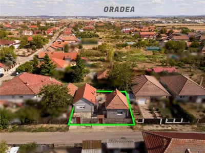 RECO Proprietate cu 2 case in aceeasi curte in Santion, la 8 km de Oradea - Santion