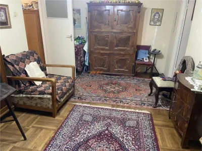 Apartament 2 camere de vanzare in Focsani , zona Gara ,et 1/4 , termen de eliberare scurt - Focsani