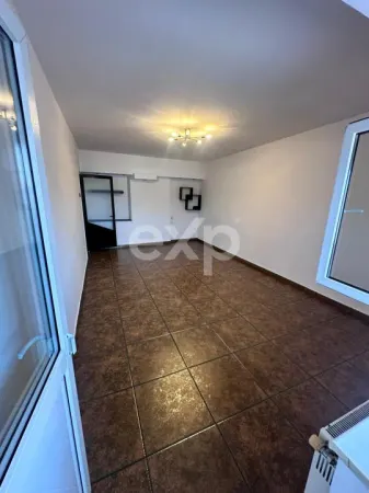 Apartament 3 camere Târgoviște - poza 1
