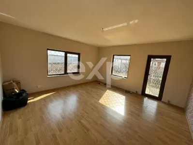 Casă 4 camere Pitești - poza 2