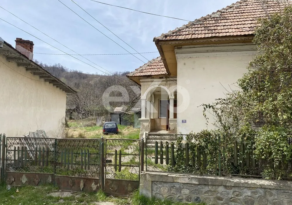 Casă 4 camere Corbi - poza 1