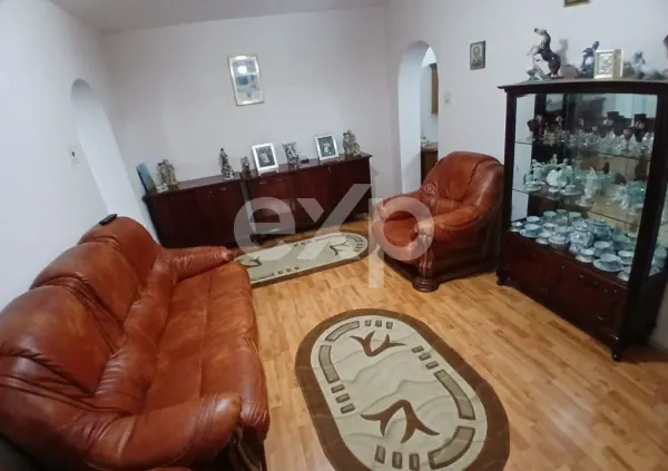 Apartament 3 camere Târgoviște - poza 1