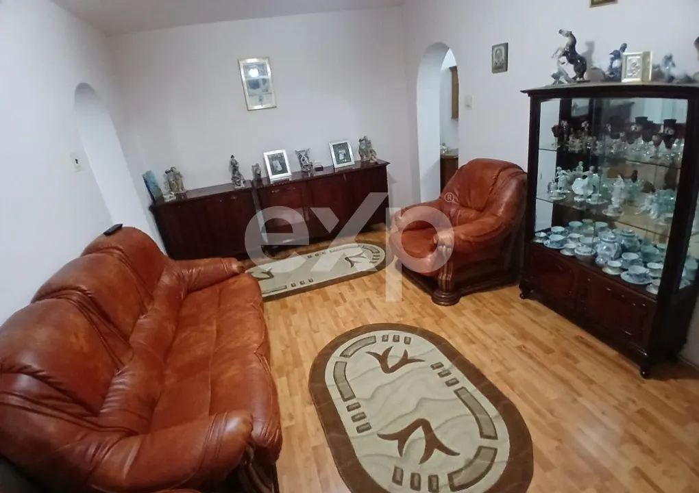 Apartament 3 camere Târgoviște - poza 1