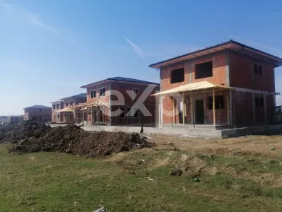 Casă 4 camere Pitești - poza 3